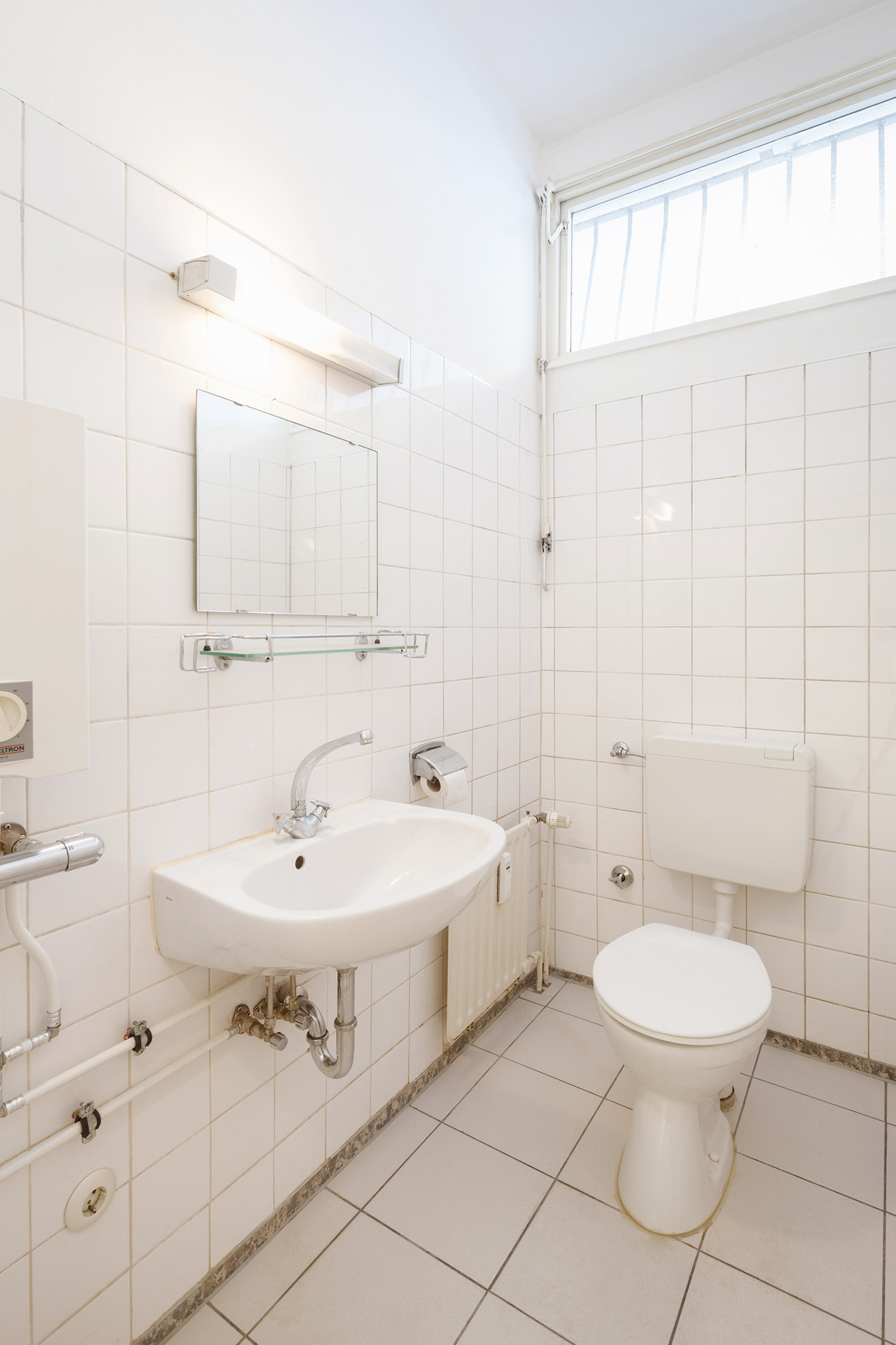 Direkt vom Eigentümer: geräumige & helle Ladenfläche mit beeindruckender Fensterfront - TN-Terrania EKZ Horn 171030-8371_ff_web