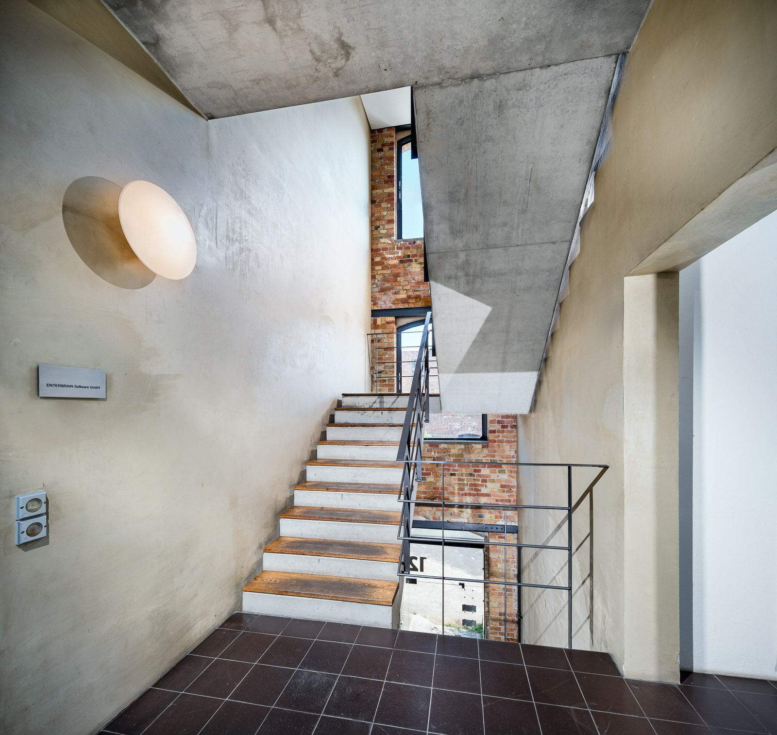 Direkt vom Eigentümer: traumhaft helles Loft mit Industriecharme - Treppenhaus