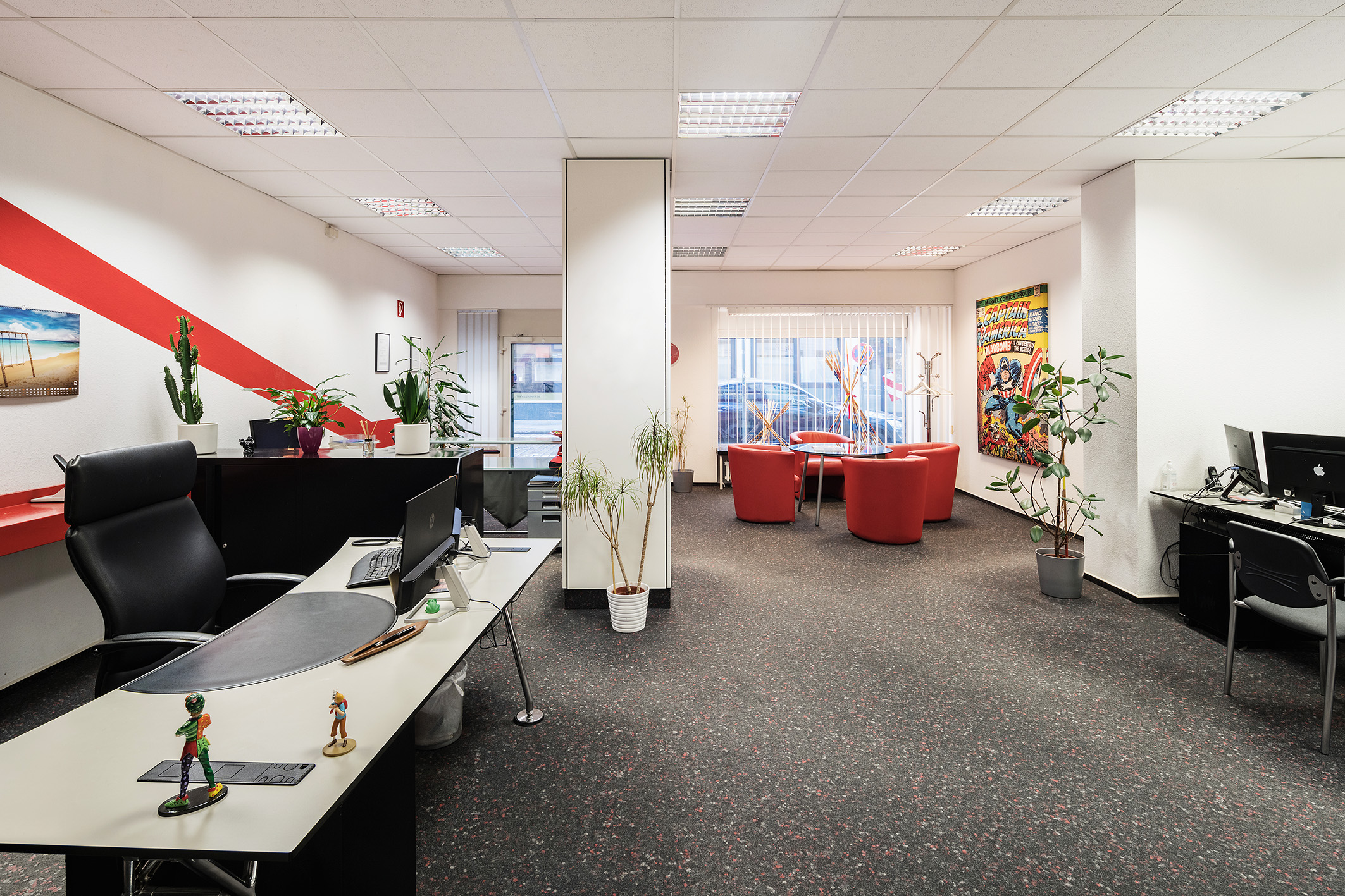 Direkt vom Eigentürmer: flexibel gestaltbare & helle Laden-/Bürofläche in zentraler Lage - ehemalige Innenansicht Büro