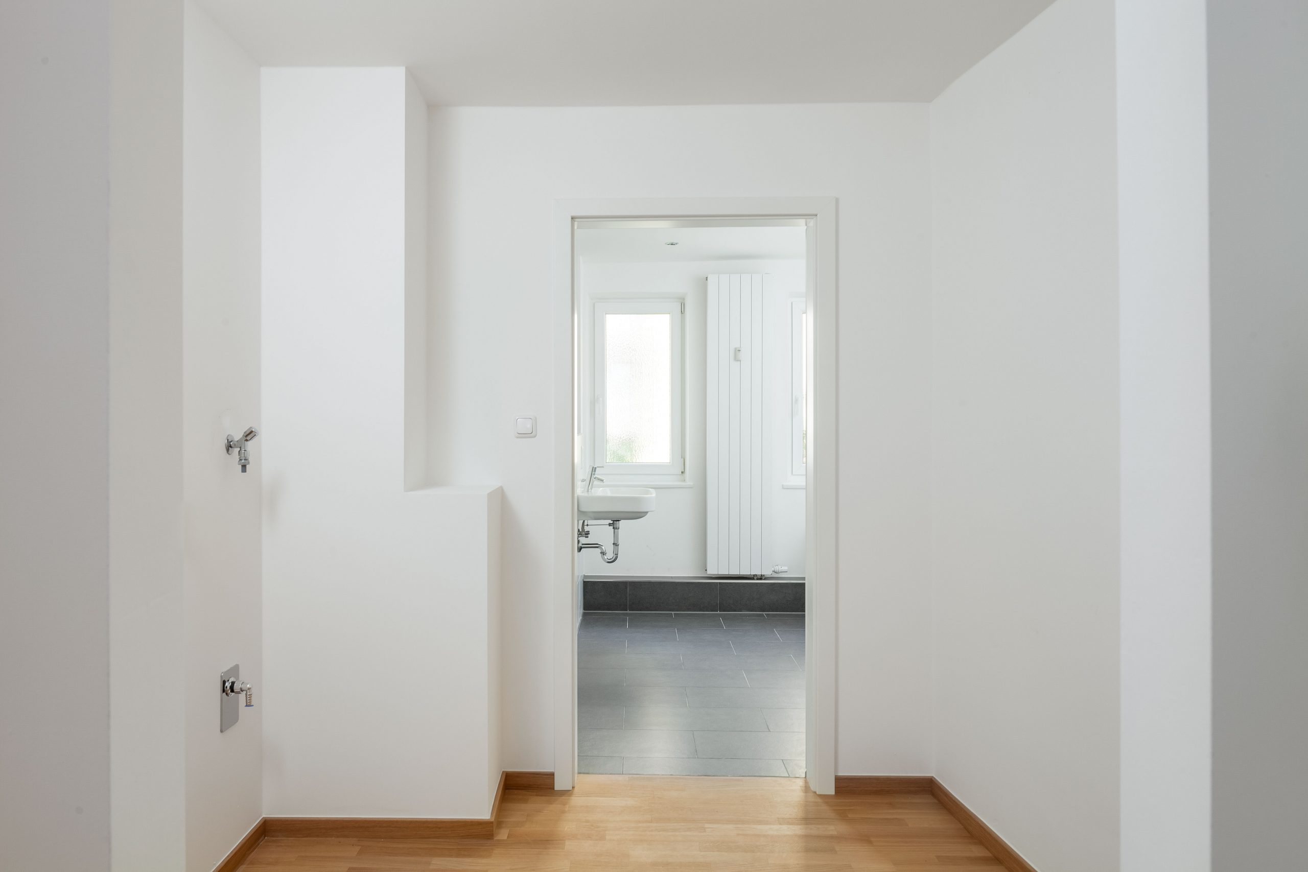 Direkt vom Eigentümer: helle und großzügige Wohnung mit Hinterhofflair - Bad