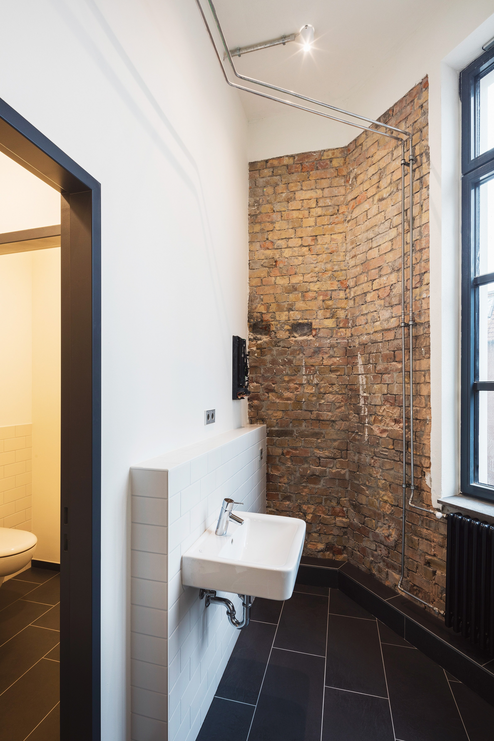 Direkt vom Eigentümer: hochmodernes & großzügiges Büro mit Industriecharme und viel Tageslicht - WC