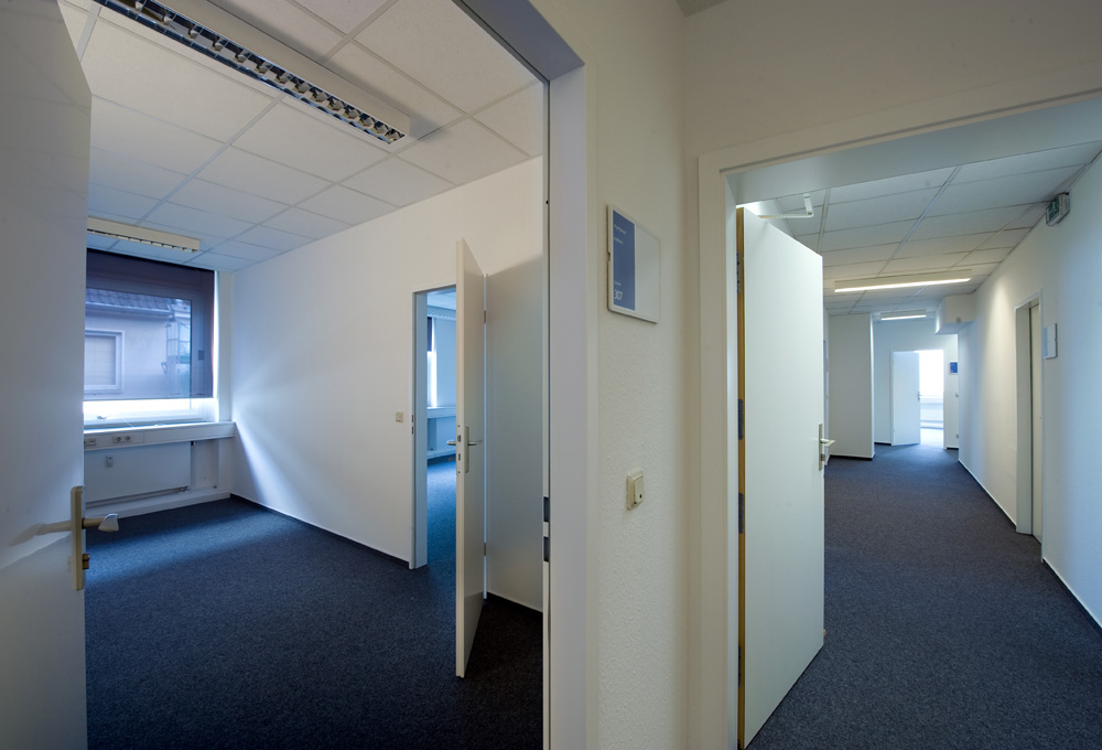 Direkt vom Eigentümer: Helle Büroflächen im etablierten Geschäftshaus - Innenansicht 3