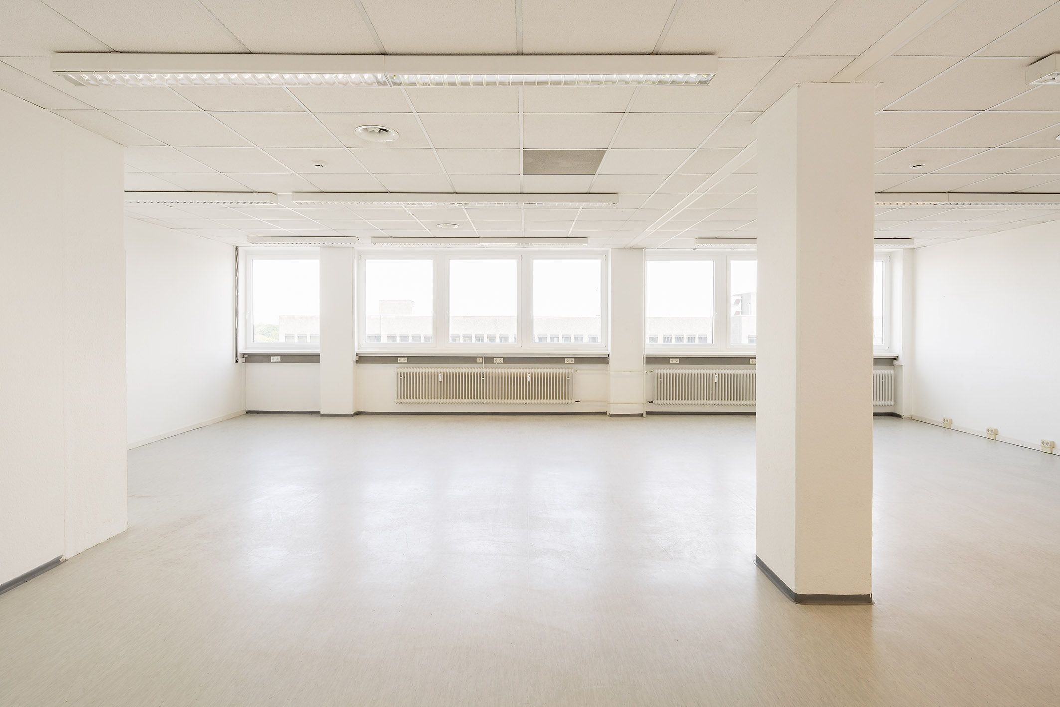 Direkt vom Eigentümer: Helle Büroetage 580m² Friedrich-Ebert-Damm - Innenansicht 5.OG