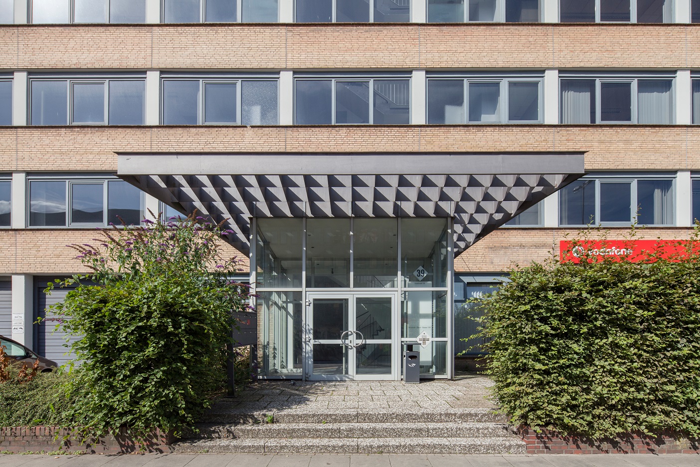 Direkt vom Eigentümer: Helle Büroetage 580m² Friedrich-Ebert-Damm - Eingang