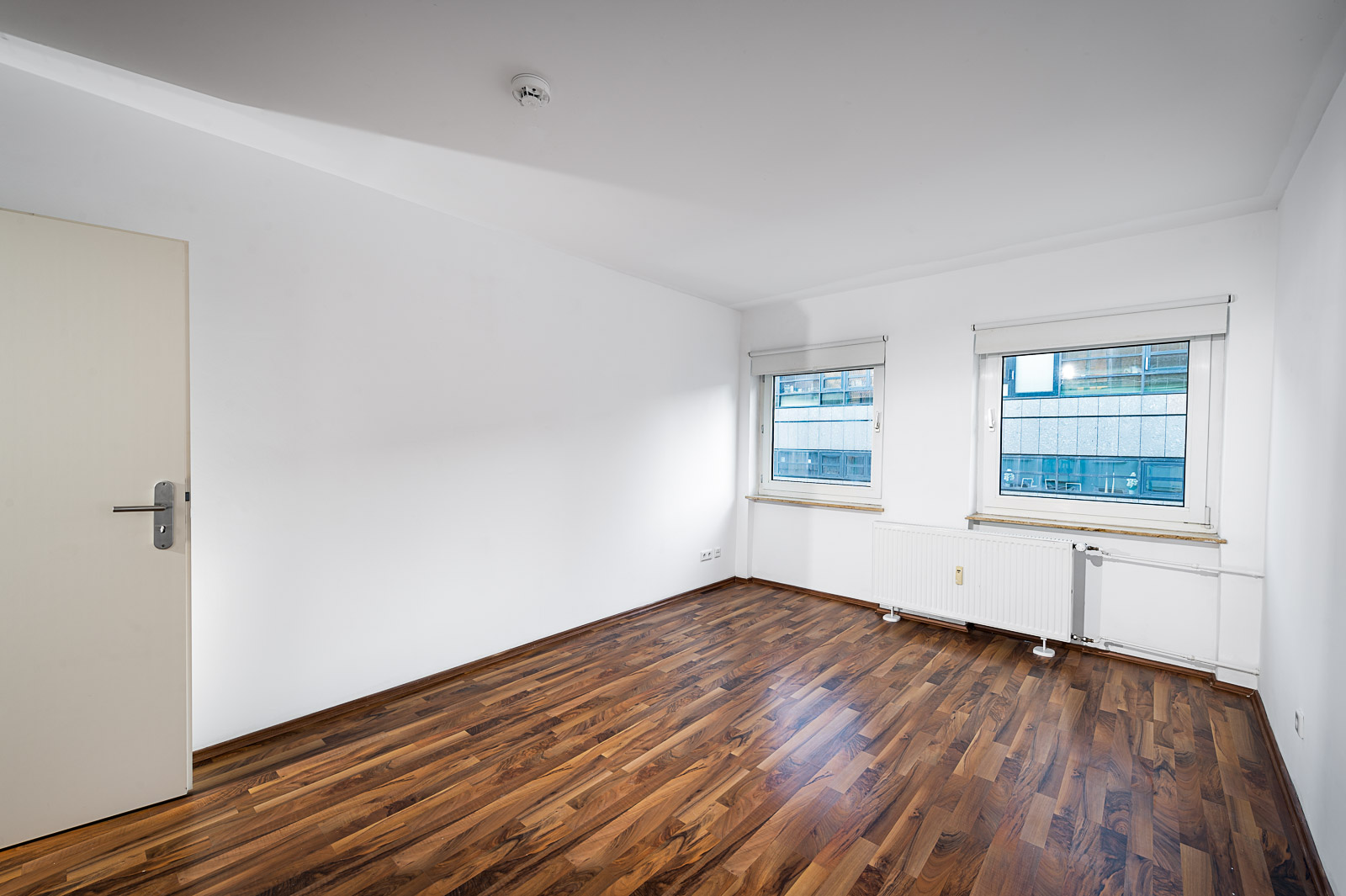 Direkt vom Eigentümer: renovierte, freundliche 2-Zimmer-Wohnung in Innenstadtlage - bissenkamp-9-3og-zimmer-1-web