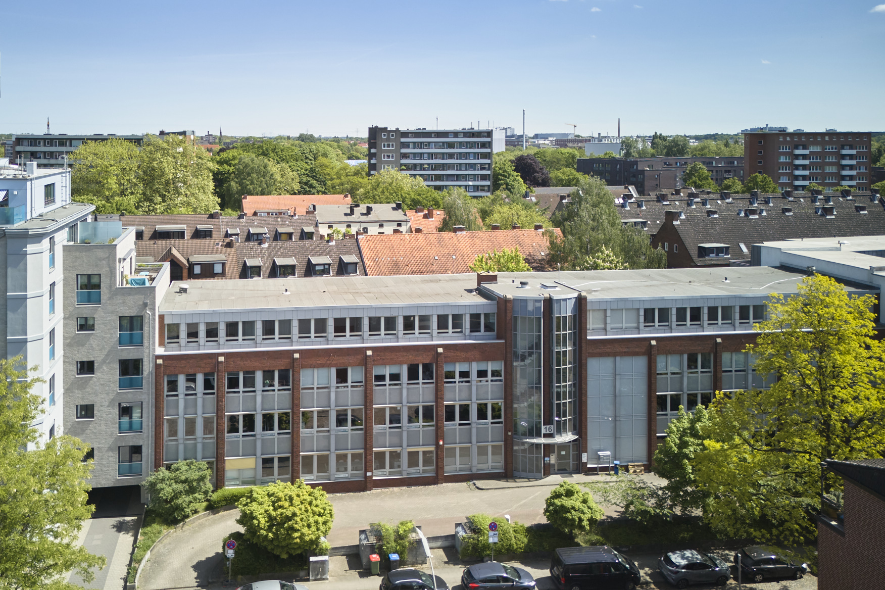 Direkt vom Eigentümer: Attraktives, lichtdurchflutetes Büro mit guten Parkmöglichkeiten - Außenanischt