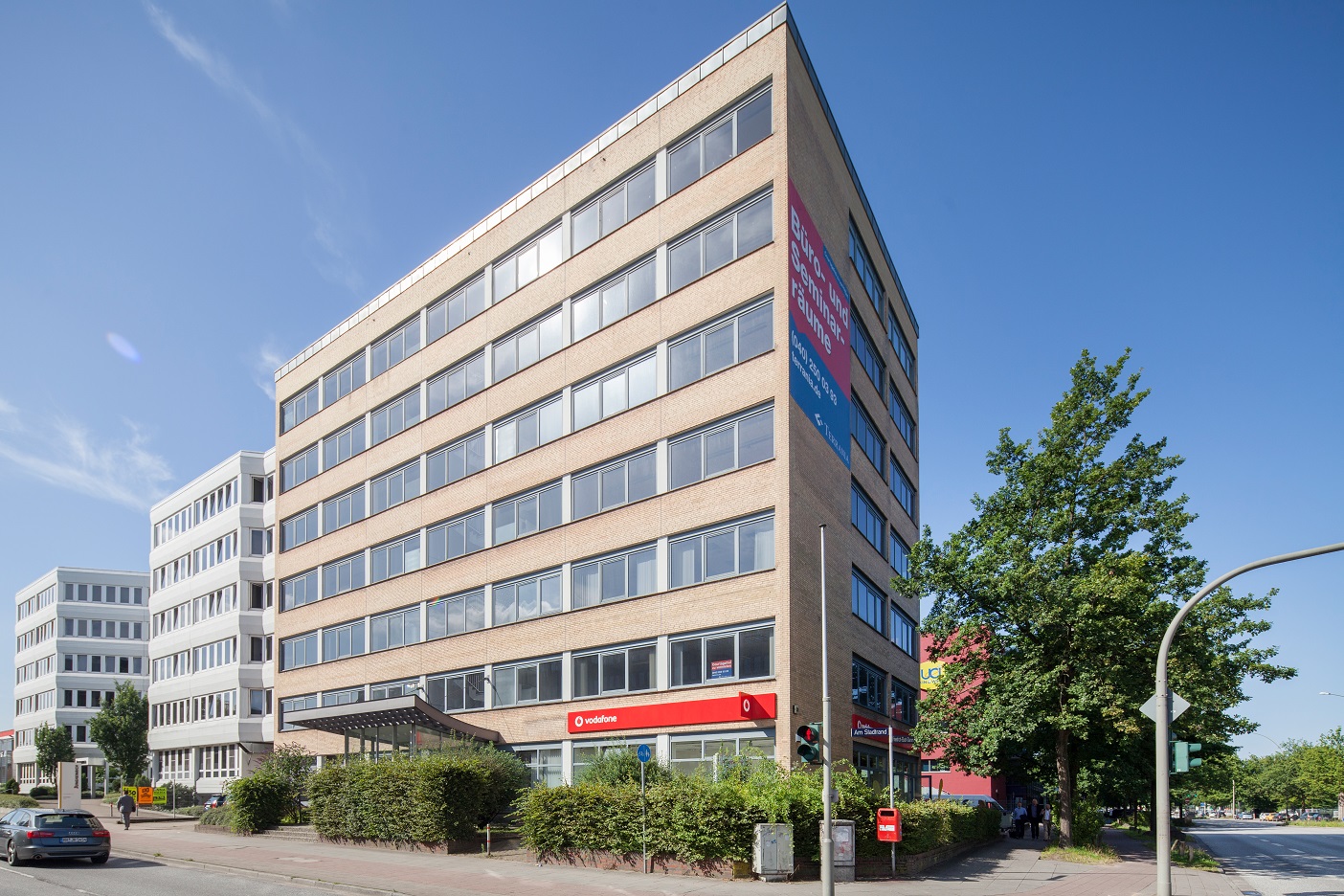 Direkt vom Eigentümer: Helle Büroetage 1.172,38 m² Friedrich-Ebert-Damm - Außenansicht