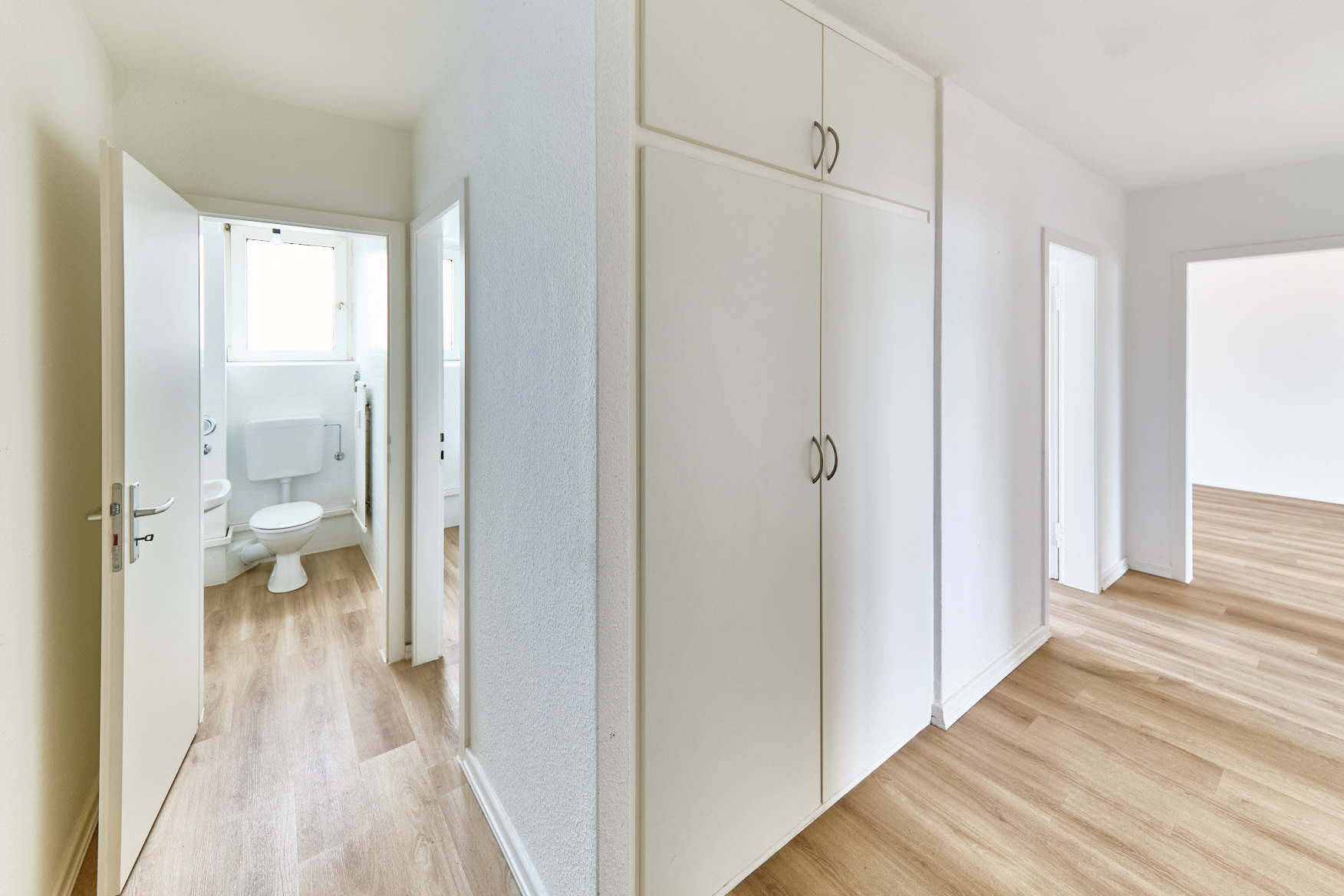 Direkt vom Eigentümer: Lichtdurchflutetes Zuhause mit Charme & Charakter - Flur