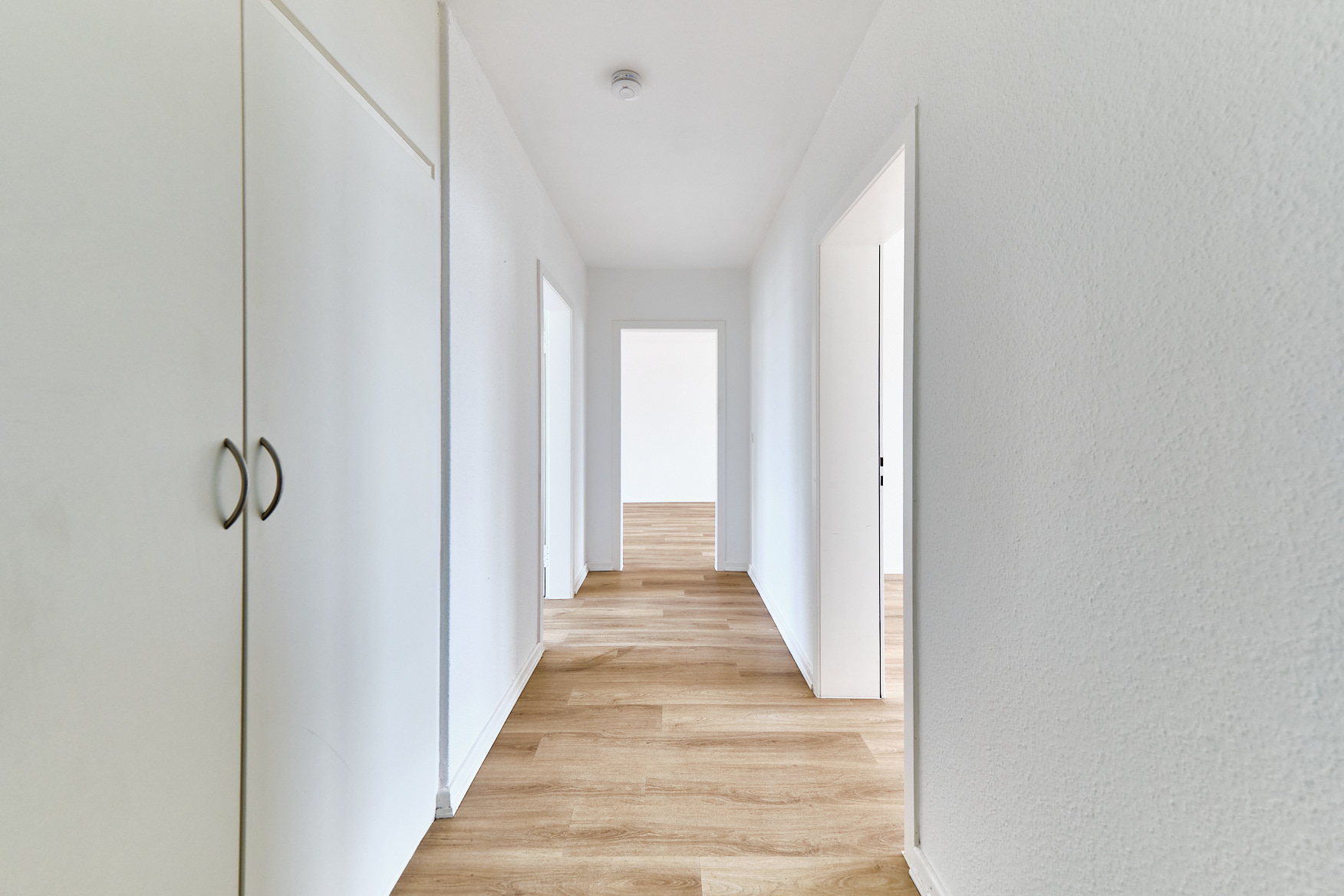 Direkt vom Eigentümer: Lichtdurchflutetes Zuhause mit Charme & Charakter - Flur