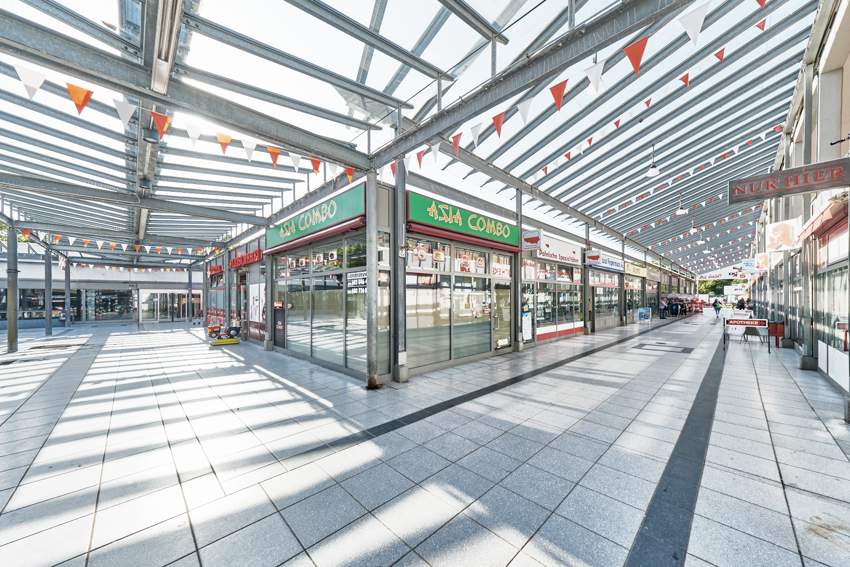 Direkt vom Eigentümer: heller & freundlicher Eckladen mit großer Schaufensterfront - EKZ M Mannshardstraße_DSCF3793_2MP