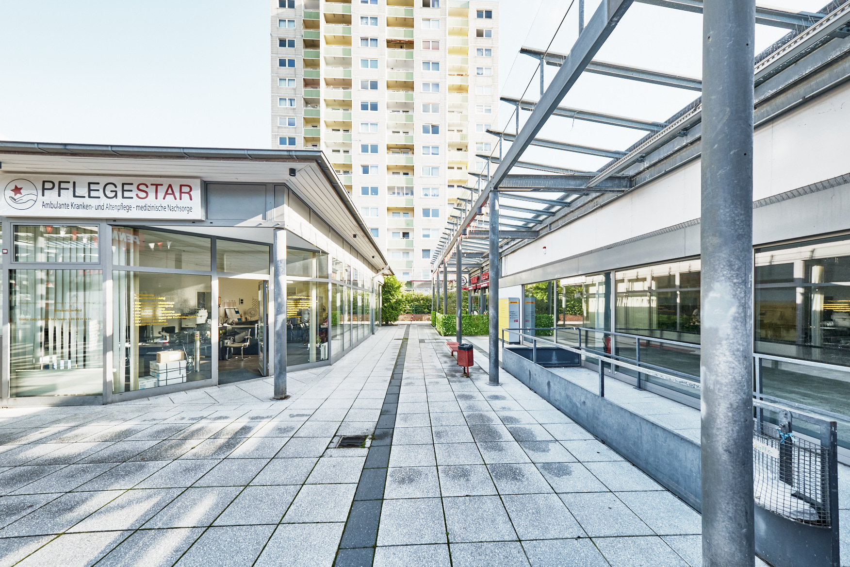 Direkt vom Eigentümer: heller & freundlicher Eckladen mit großer Schaufensterfront - EKZ M Mannshardstraße_DSCF3762_2MP