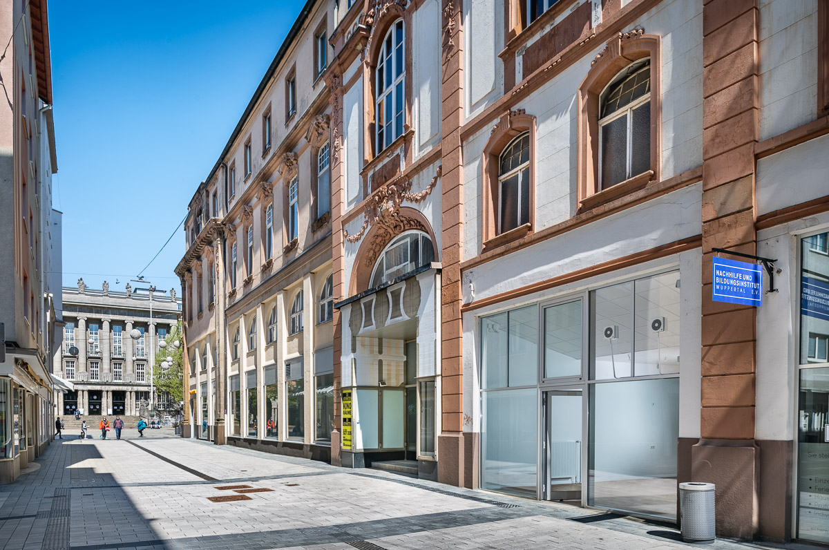 Direkt vom Eigentümer: top renovierte Einzelhandelsfläche im Zentrum von Wuppertal_Barmen - Seitenansicht
