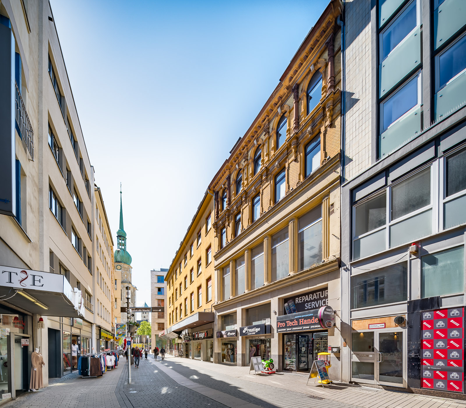 Direkt vom Eigentümer: lichtdurchflutete Verkaufsfläche mit breiter Fensterfront in 1A-Lage - Umgebung