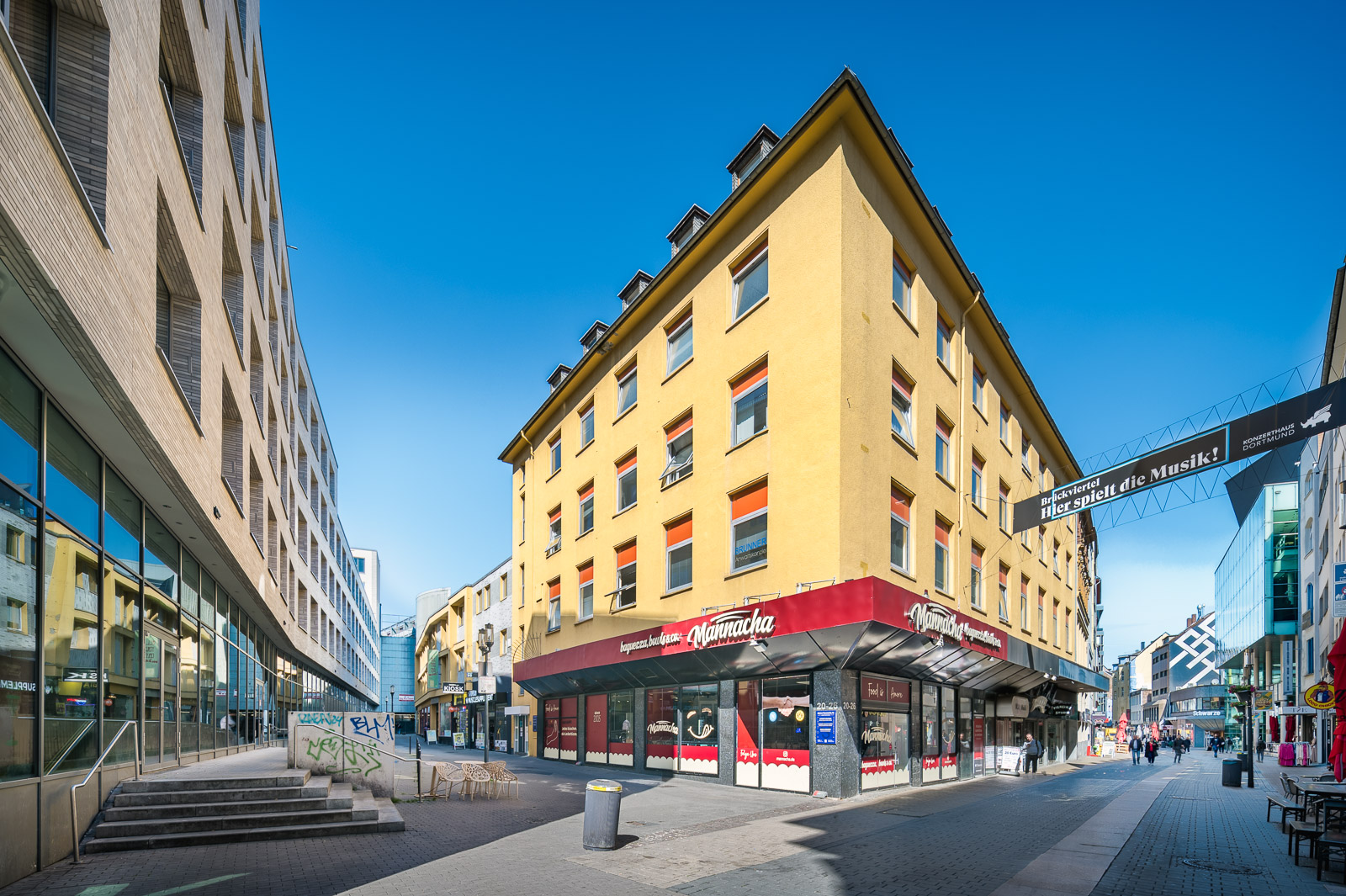 Direkt vom Eigentümer: lichtdurchflutete Verkaufsfläche mit breiter Fensterfront in 1A-Lage - Außenansicht
