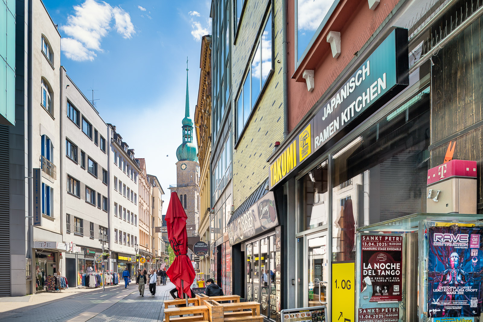 Direkt vom Eigentümer: lichtdurchflutete Verkaufsfläche mit breiter Fensterfront in 1A-Lage - Umgebung